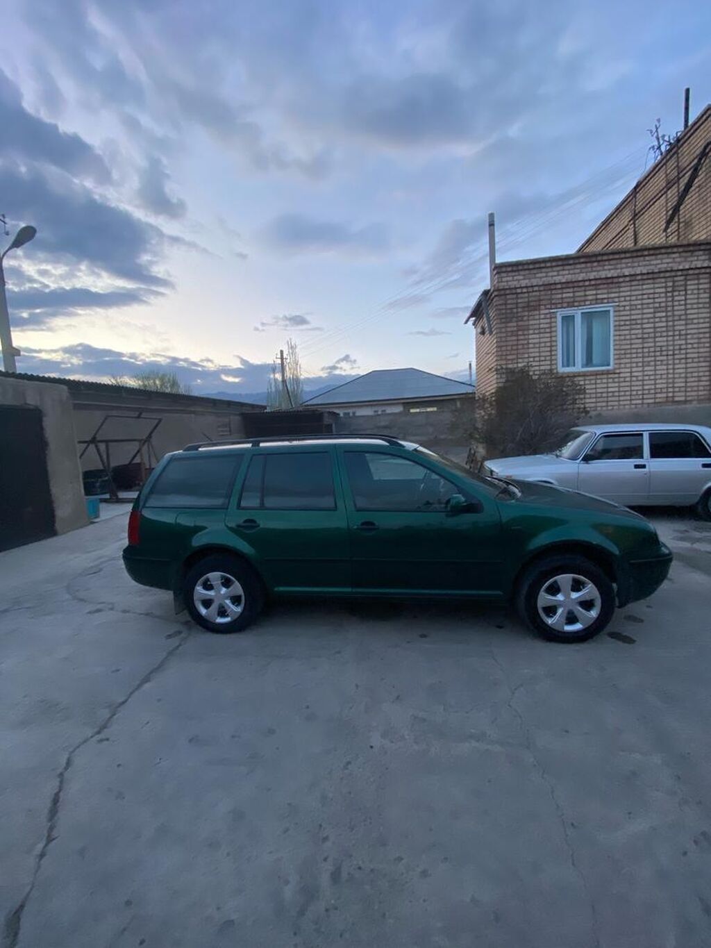 Volkswagen Golf Variant: 2002 г., 2 л, Механика, Бензин, Универсал: фото 2