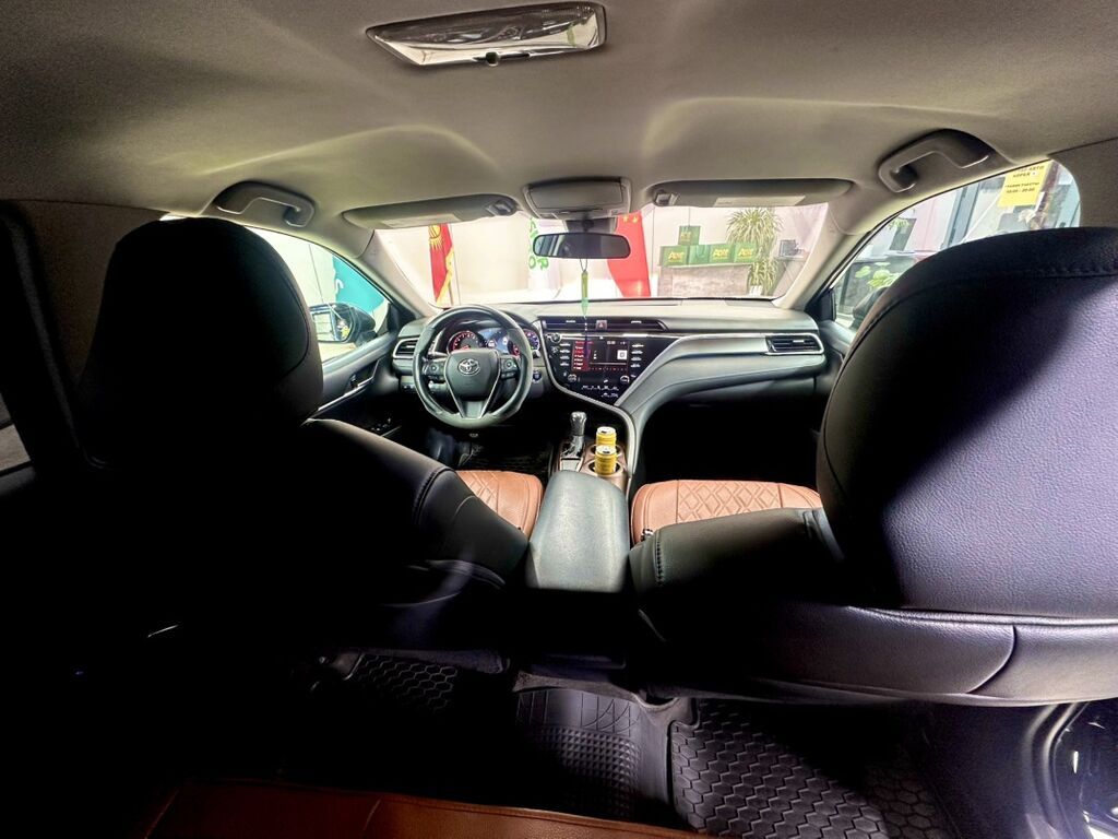 Toyota Camry: 2018 г., 2.5 л, Автомат, Бензин, Седан: фото 5