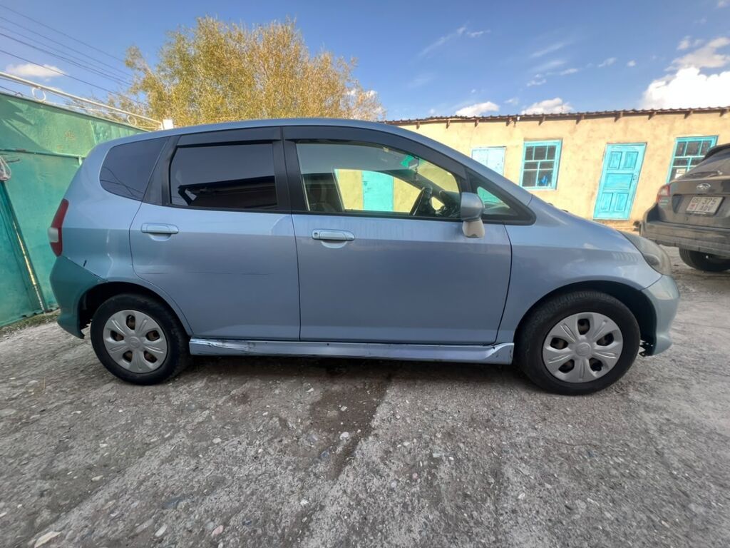 Продаю Honda Fit 2002 г., 1.3 л, автомат: фото 4