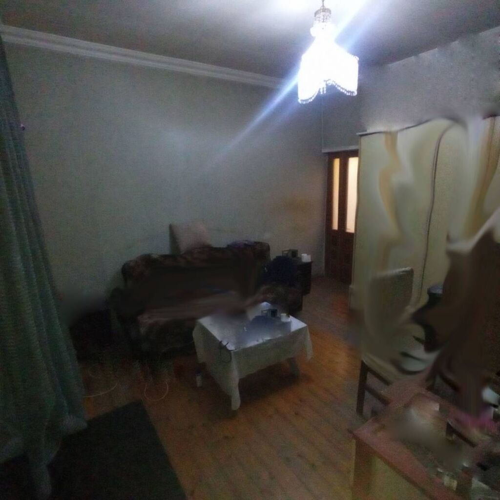 Binəqədi qəs. 5 otaqlı, 110 kv. m, Orta təmir