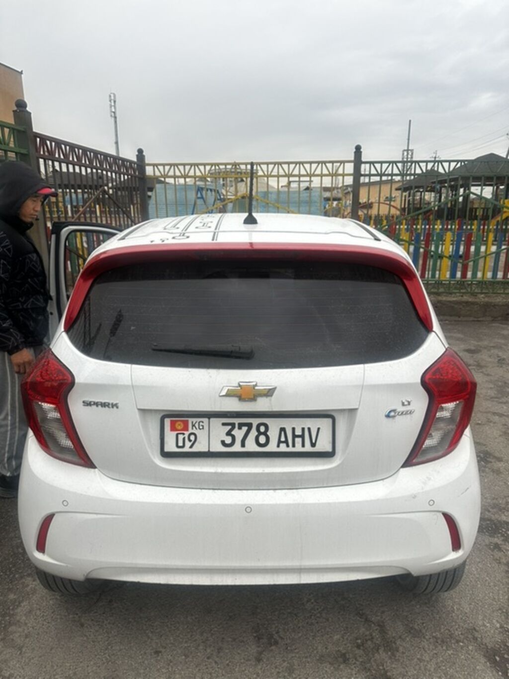Chevrolet Spark: 2016 г., 1 л, Автомат, Бензин, Хэтчбэк: фото 3