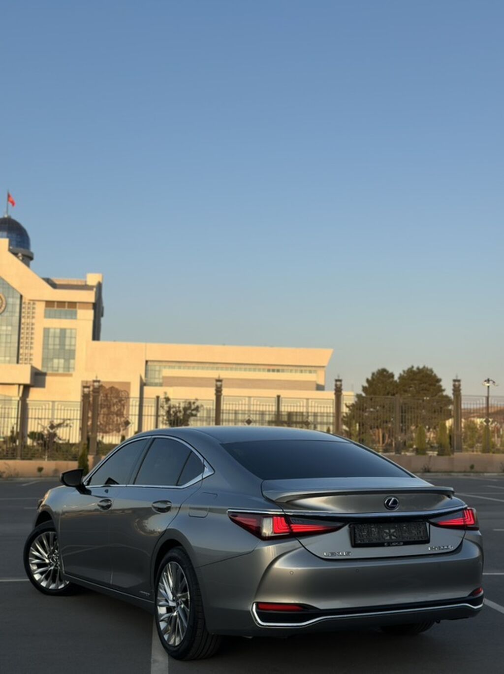 Lexus ES: 2021 г., 2.5 л, Автомат, Гибрид, Седан: фото 5
