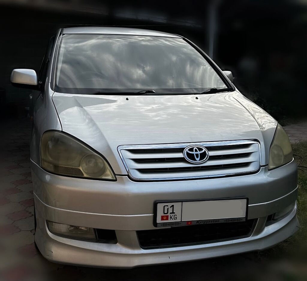 Toyota Ipsum: 2002 г., 2.4 л, Автомат, Бензин, Минивэн: фото 7