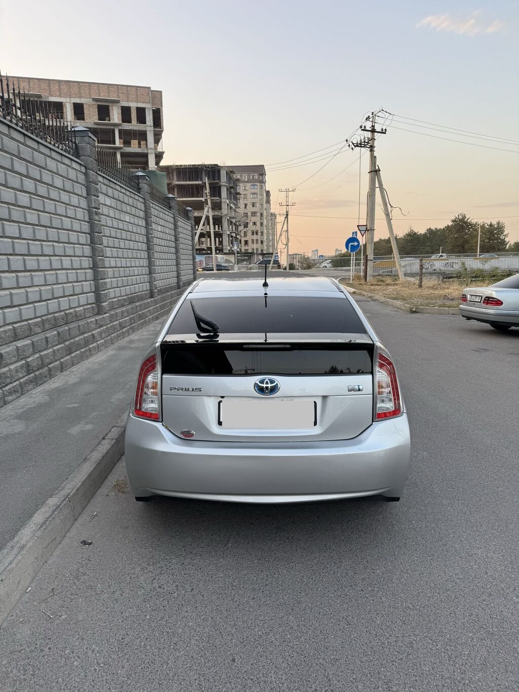 Toyota Prius: 2012 г., 1.8 л, Вариатор, Гибрид: фото 4