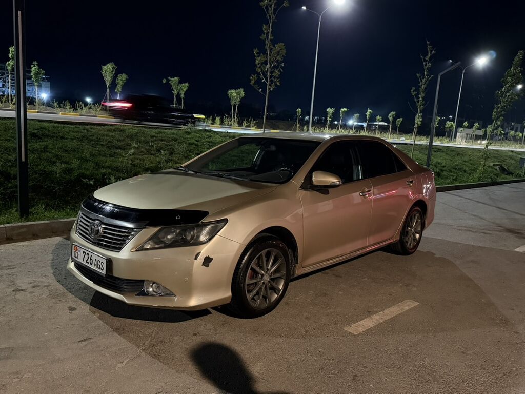 Toyota Camry: 2011 г., 3.5 л, Автомат, Бензин, Седан: фото 3