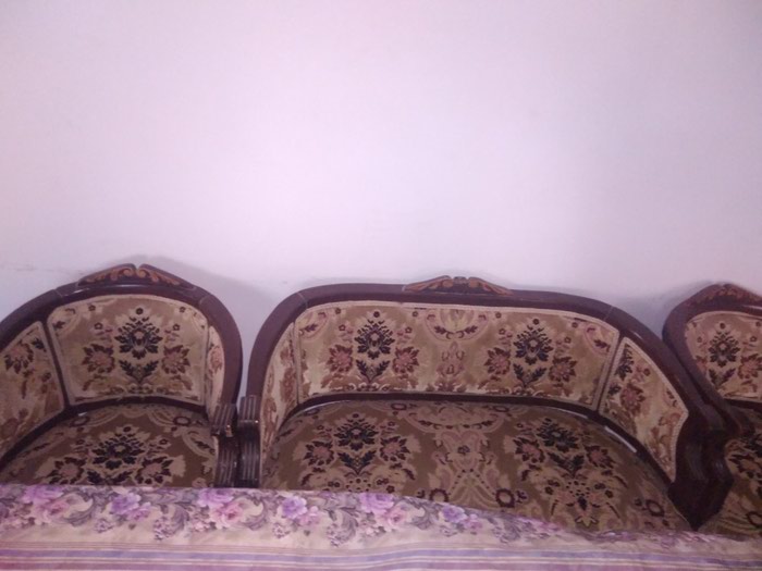 Divanlar: Ela veziyetde. 2neferlik divan iki edet. 4 kreslosu. 280man. - lalafo.az Bakı şəhərində Ela veziyetde. 2neferlik divan iki edet. 4 kreslosu. 280man.
