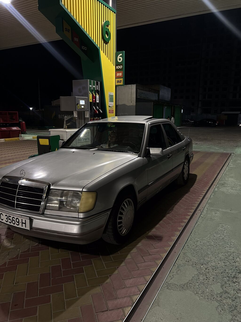 Mercedes-Benz W124: 1989 г., 2 л, Механика, Бензин, Седан: фото 2