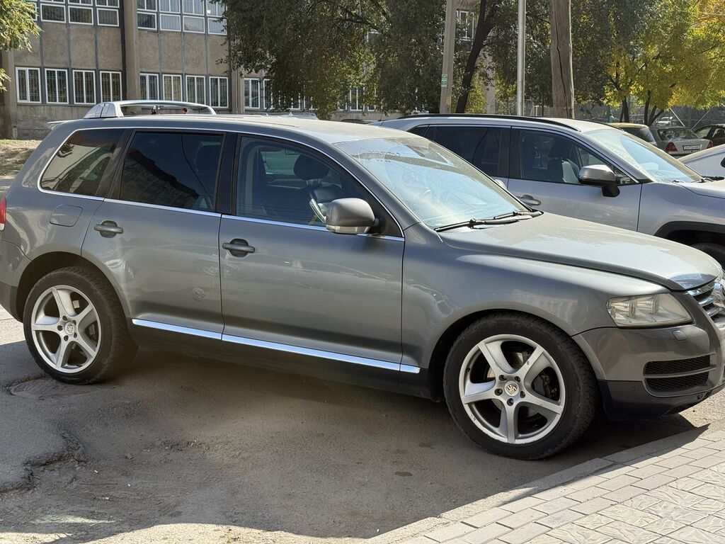 Volkswagen Touareg: 2004 г., 3.2 л, Автомат, Газ, Внедорожник: фото 2