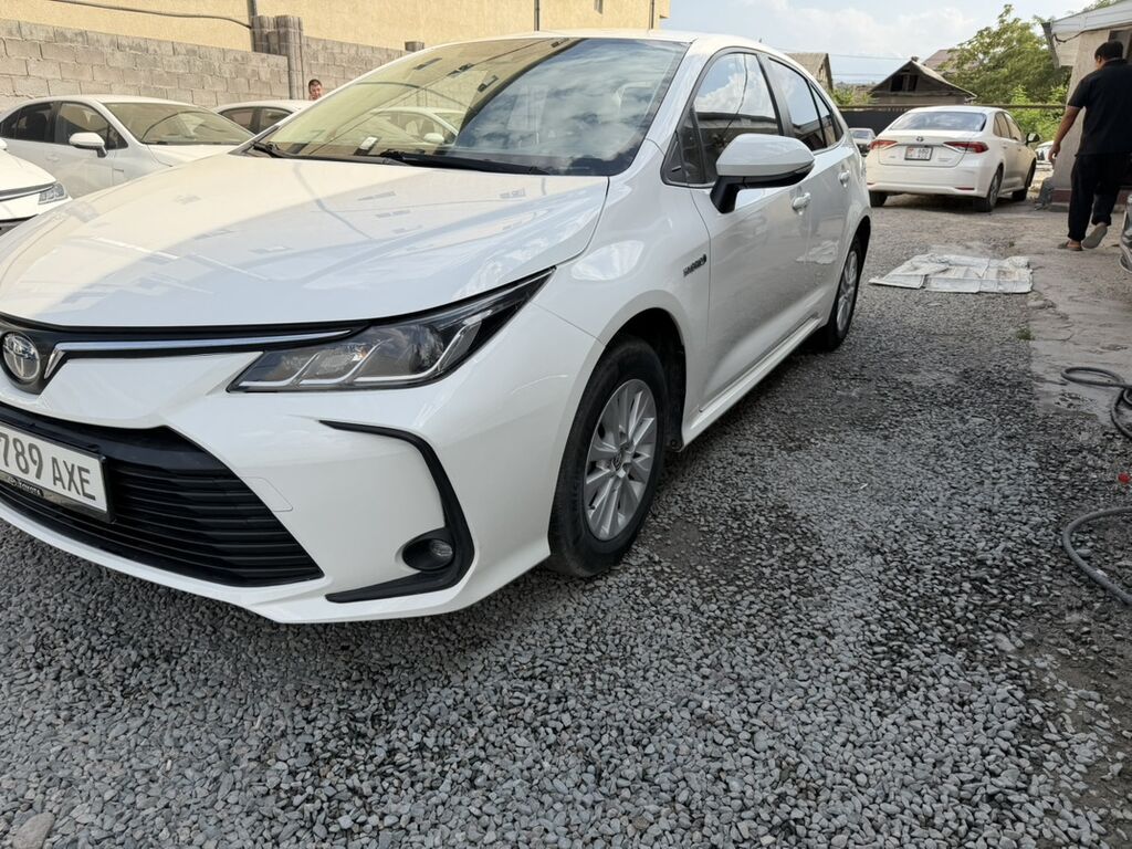 Продам Toyota Corolla Hybrid 2021, седан, 1.8 л: фото 4