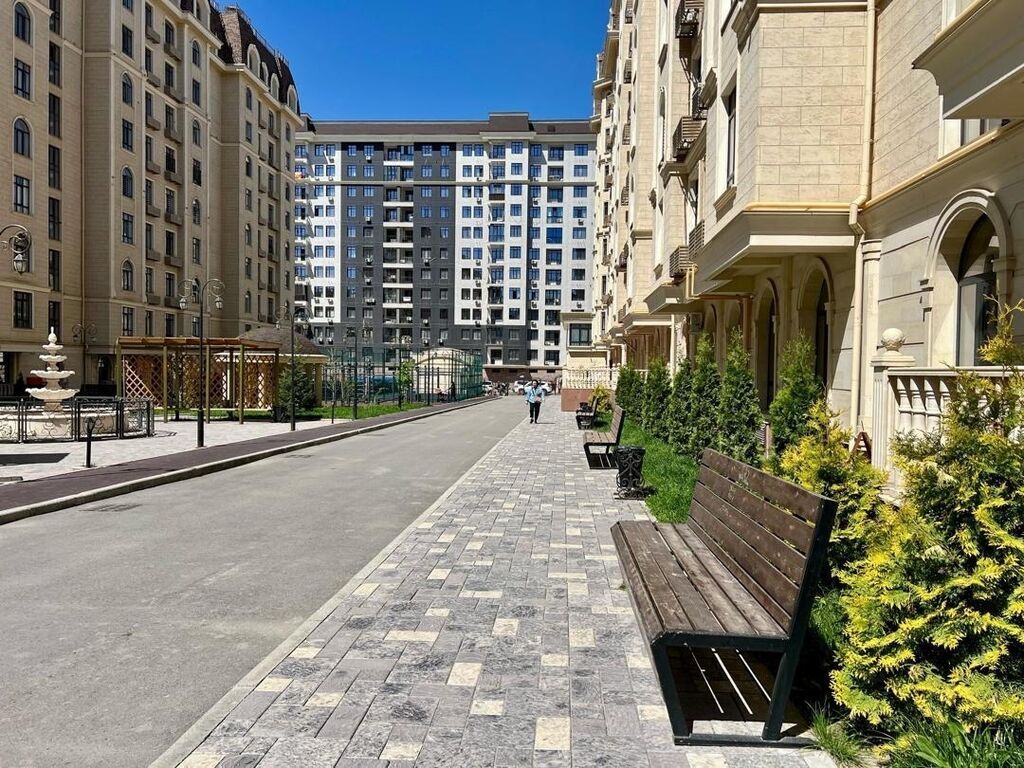 Сдаю 3 комнатную квартиру(по планировке евро двушка 70кв) в ЖК: фото 1