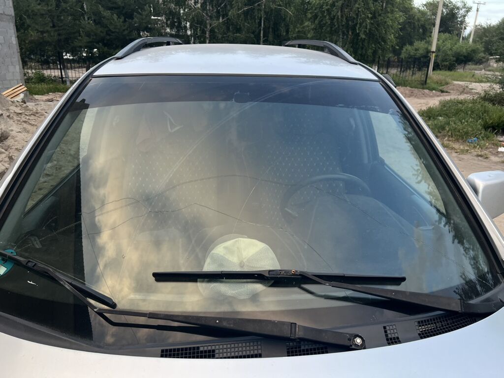 Mitsubishi Space Wagon: 2000 г., 2.4 л, Механика, Бензин, Универсал: фото 2