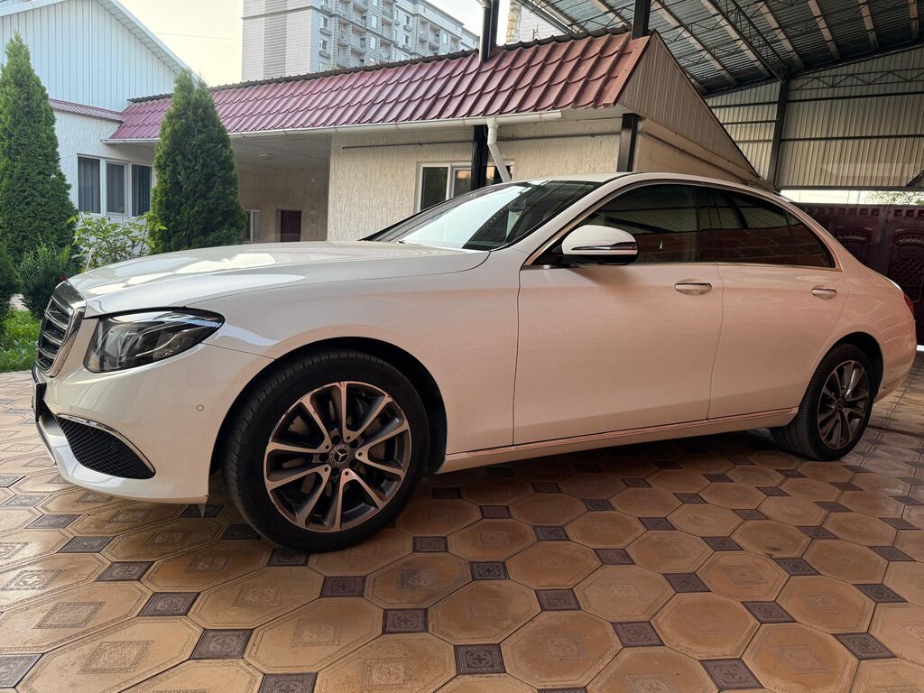 Mercedes-Benz E-Class: 2019 г., 2 л, Автомат, Бензин, Седан: фото 4