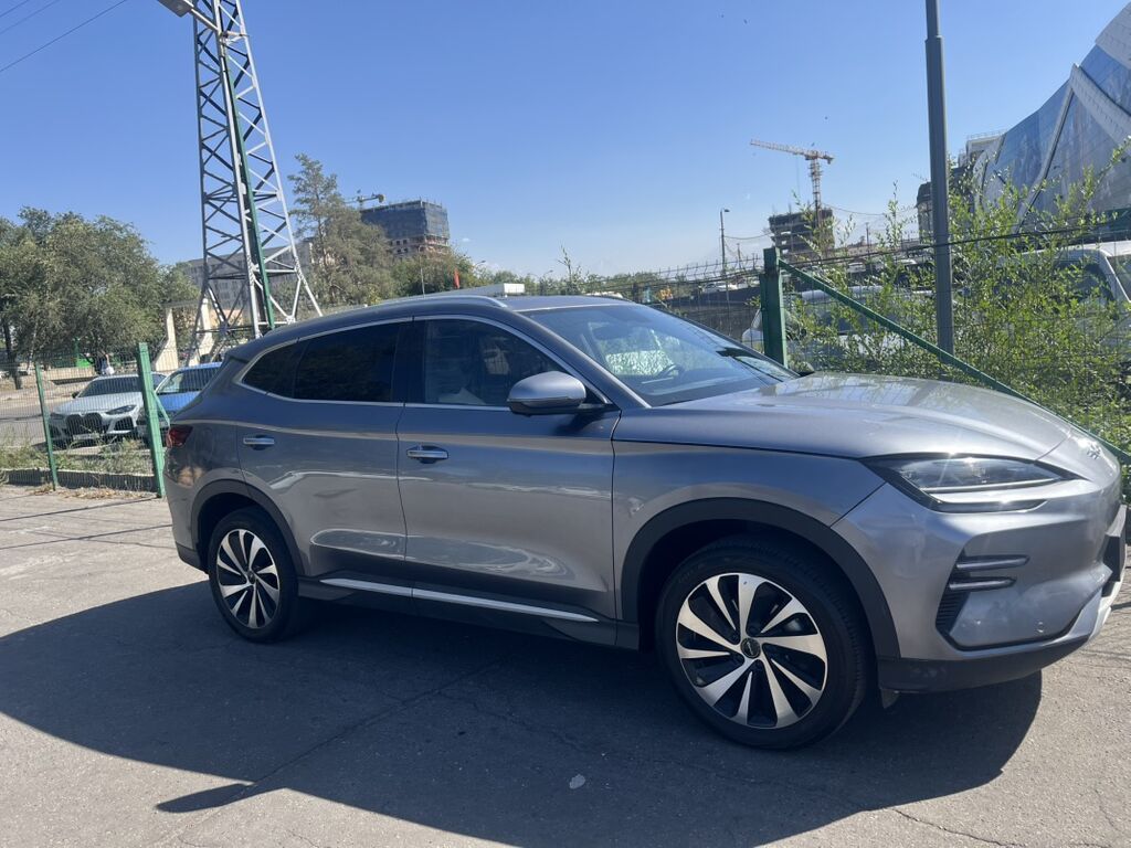 BYD Song Plus: 2023 г., Автомат, Гибрид, Кроссовер: фото 2