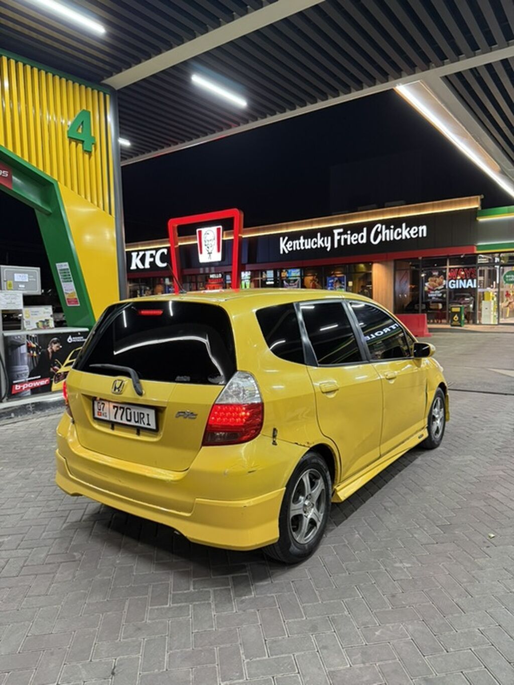 Honda Fit: 2005 г., 1.3 л, Вариатор, Бензин, Хэтчбэк: фото 5