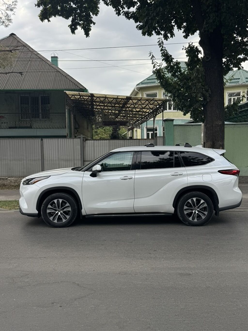 Toyota Highlander: 2022 г., 3.5 л, Автомат, Бензин, Кроссовер: фото 4