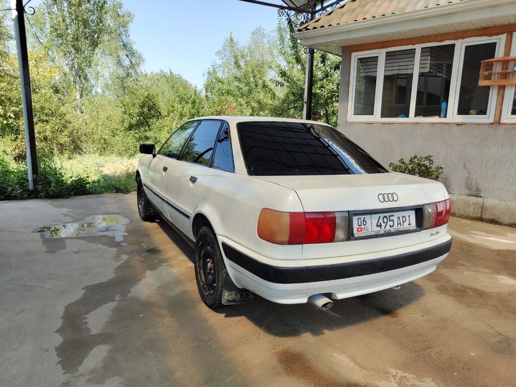 Audi 80: 1992 г., Бензин, Седан: фото 3