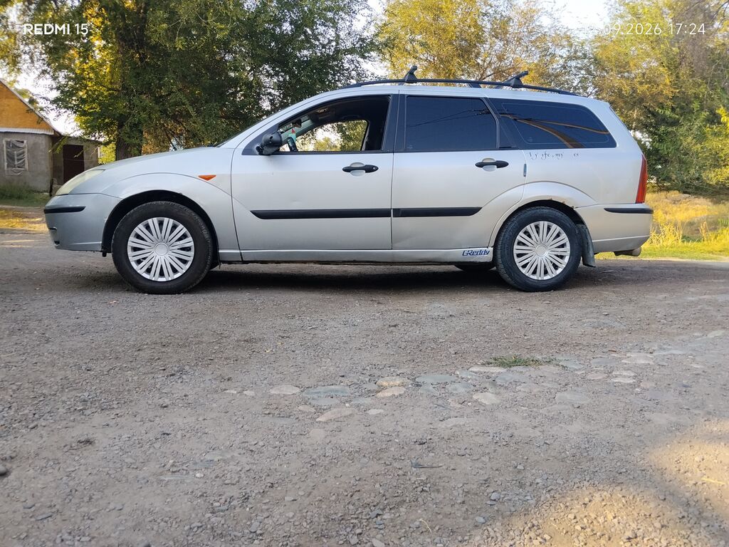 Ford Focus: 2003 г., 1.6 л, Механика, Бензин, Универсал: фото 2