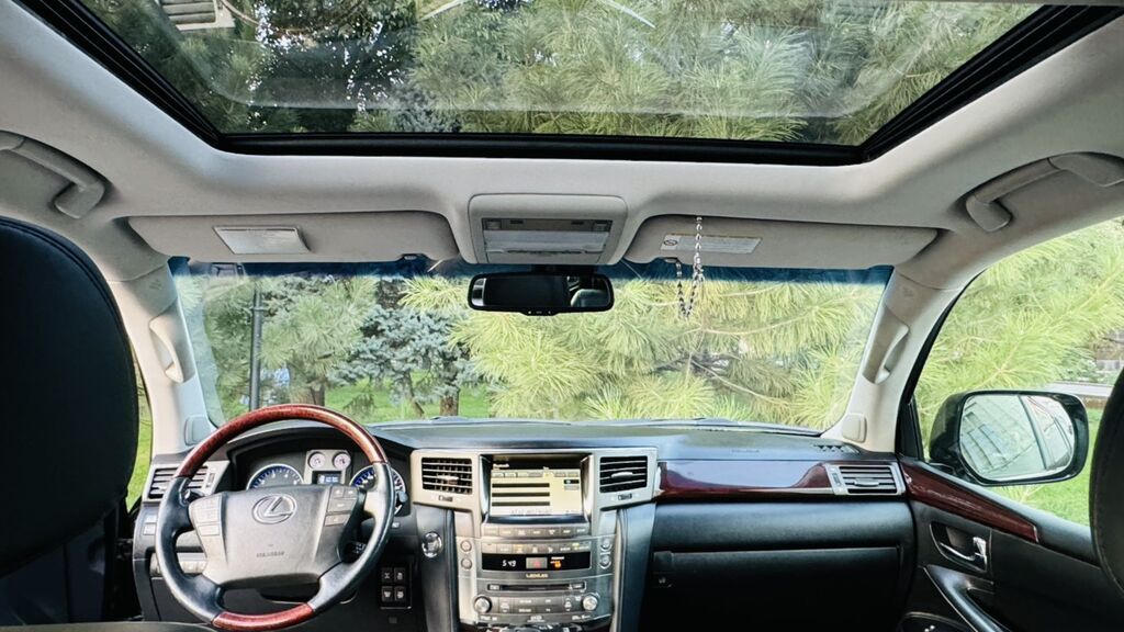 Lexus LX: 2011 г., 5.7 л, Автомат, Бензин, Внедорожник: фото 8