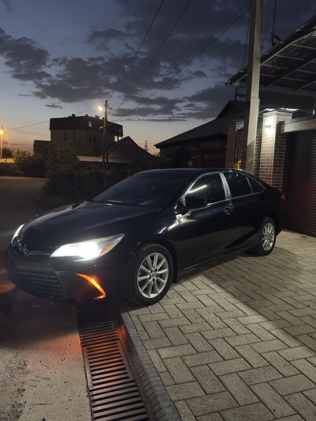 Toyota Camry: 2017 г., 2.5 л, Вариатор, Гибрид, Седан: фото 3