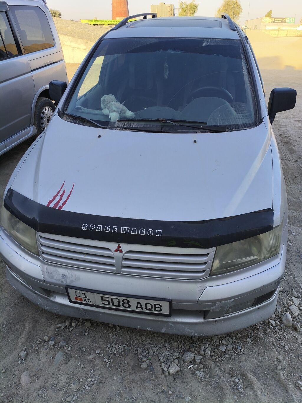 Mitsubishi Space Wagon: 1998 г., 2.4 л, Механика, Бензин, Минивэн: фото 6