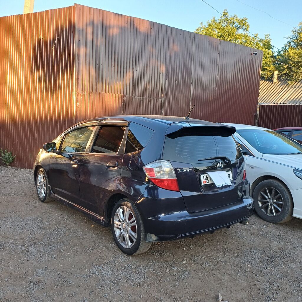 Honda Fit: 2010 г., 1.5 л, Автомат, Бензин, Хэтчбэк: фото 2