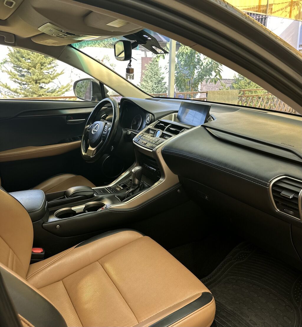 Lexus NX: 2015 г., 2 л, Автомат, Бензин, Кроссовер: фото 5