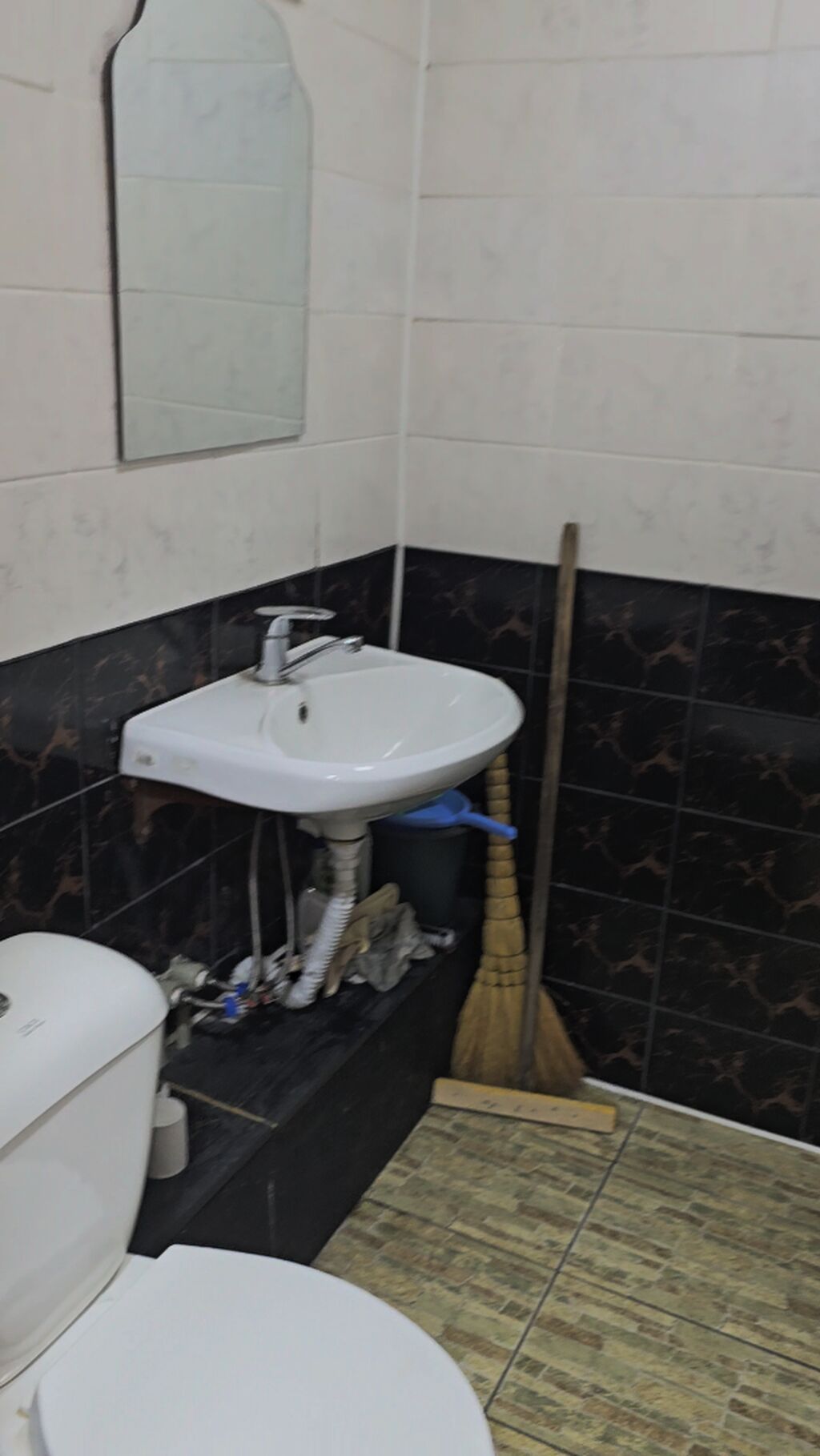 3 комнаты, 77 м², 104 серия, 1 этаж, Старый ремонт: фото 5