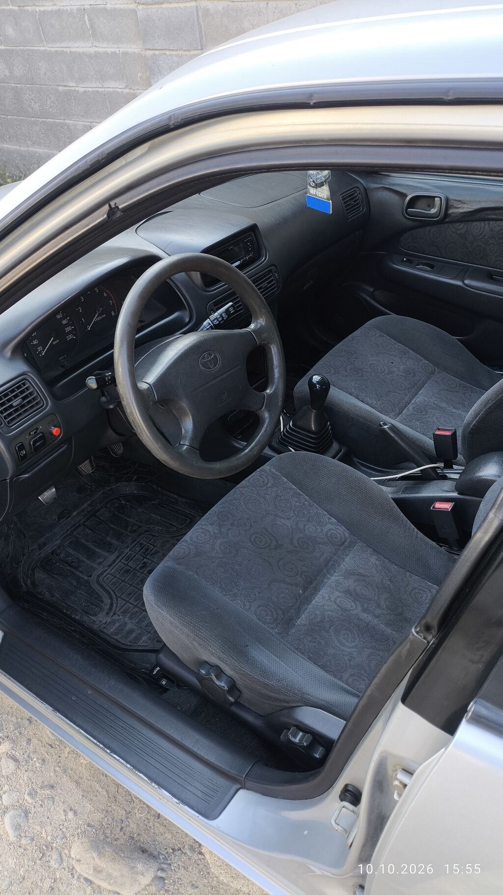 Toyota Corolla: 1999 г., 1.3 л, Механика, Бензин, Седан: фото 7
