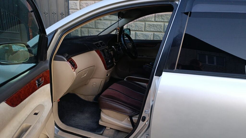 Toyota Ipsum: 2003 г., 2.4 л, Автомат, Бензин, Минивэн: фото 6