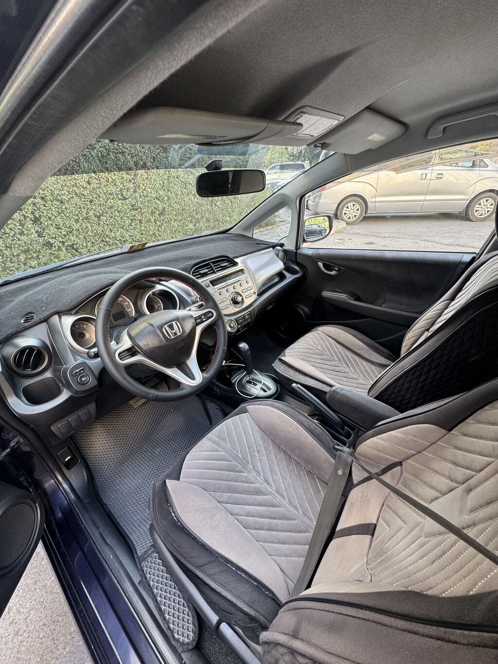 Honda Fit: 2010 г., 1.5 л, Автомат, Бензин: фото 6