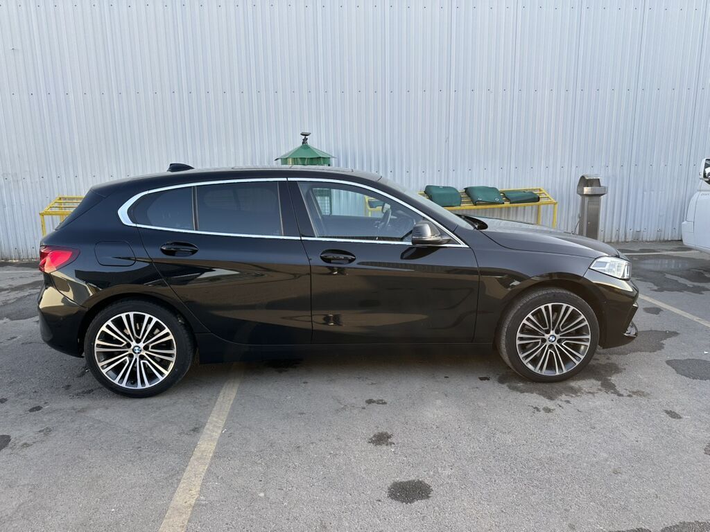 BMW 1 series: 2023 г., 2 л, Автомат, Бензин, Хэтчбэк: фото 8