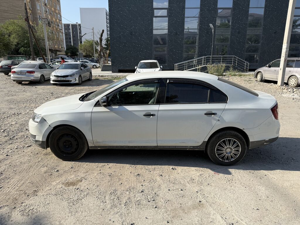 Skoda Rapid: 2018 г., Автомат: фото 3