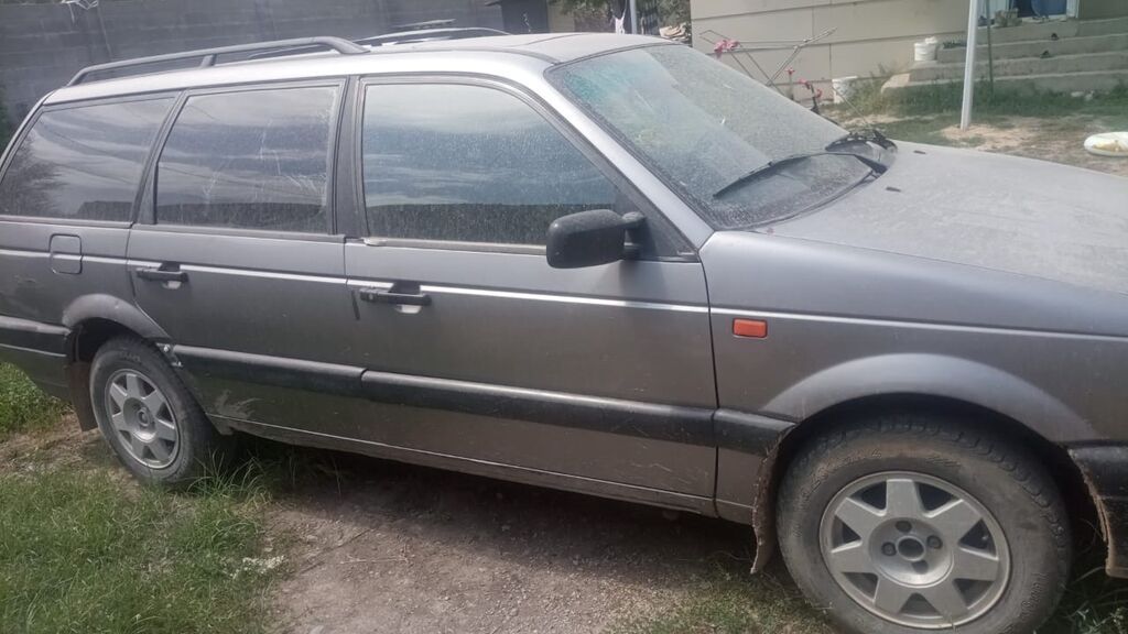 Volkswagen Passat: 1991 г., 1.8 л, Механика, Бензин, Универсал: фото 3