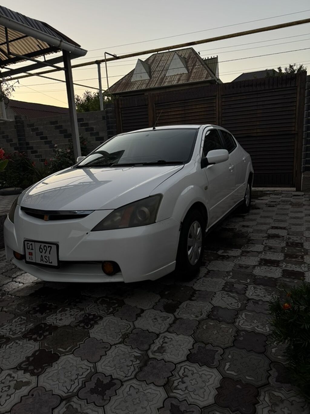 Toyota WiLL: 2002 г., 1.5 л, Автомат, Бензин, Хэтчбэк: фото 2