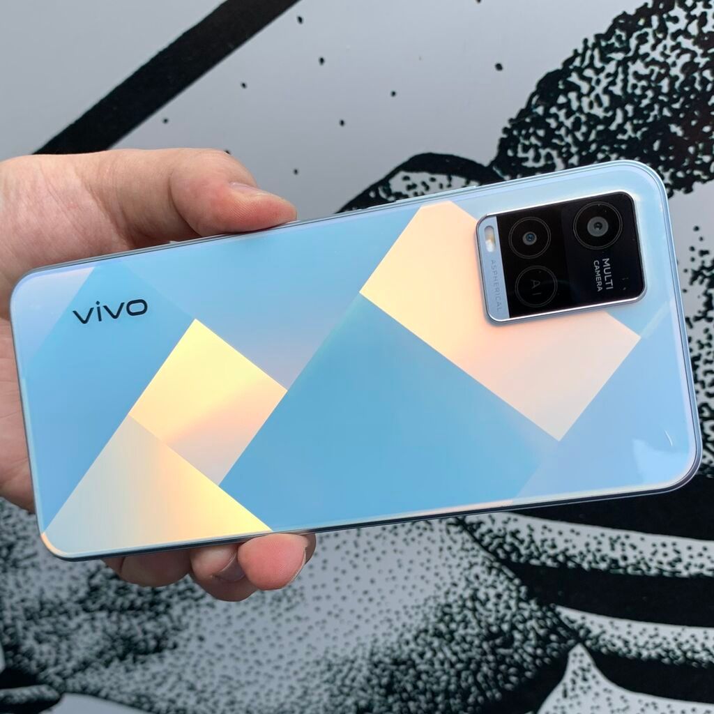Vivo Y 21 4/64 Gb Состояние отличное на фото Есть родной чехол: фото 3