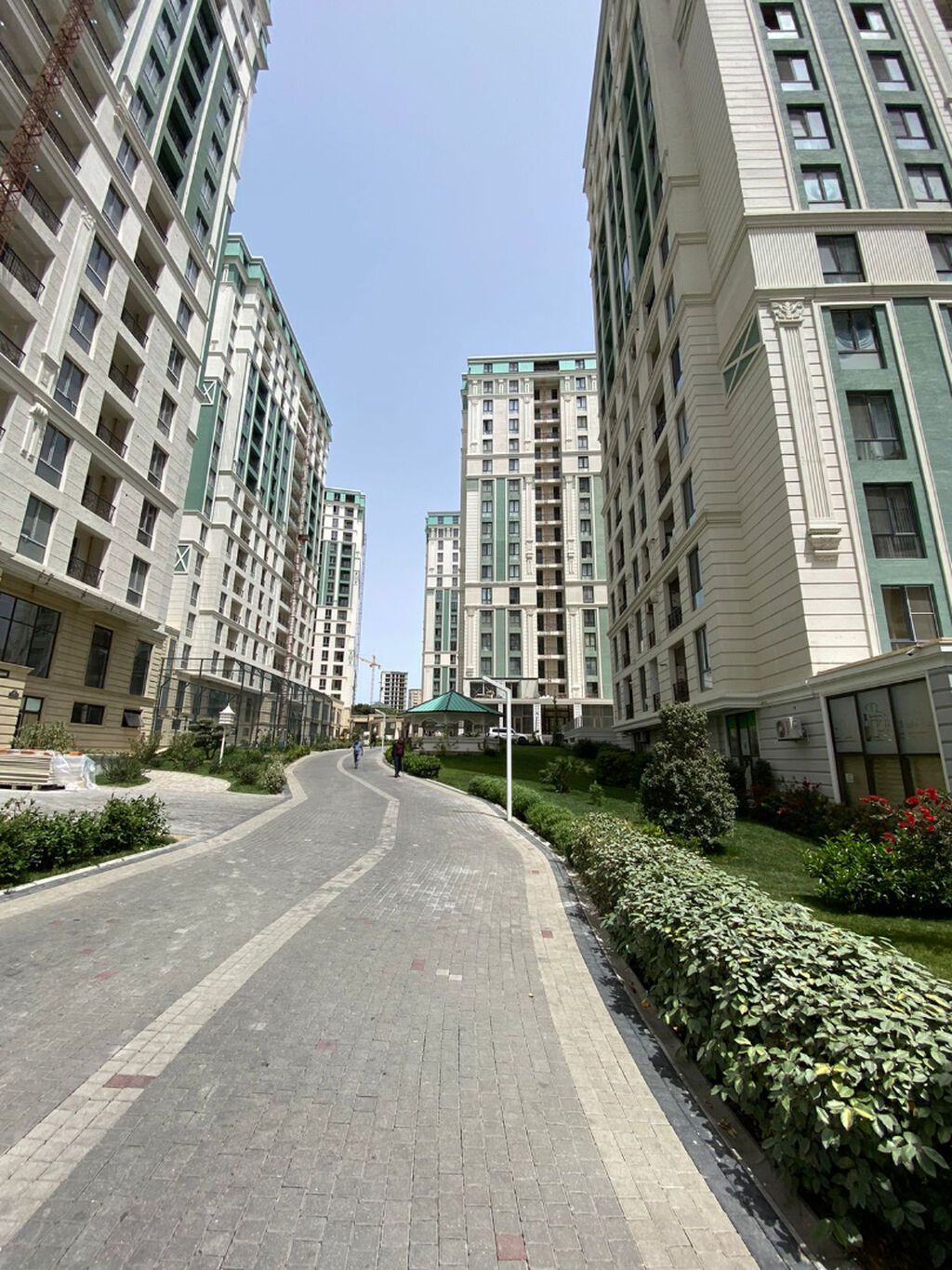 Zümrüd Residence kompleksində 3 otaqlı mənzil kirayə verilir, 113 m², 2 000 AZN/ay, şəkil 3 / 12