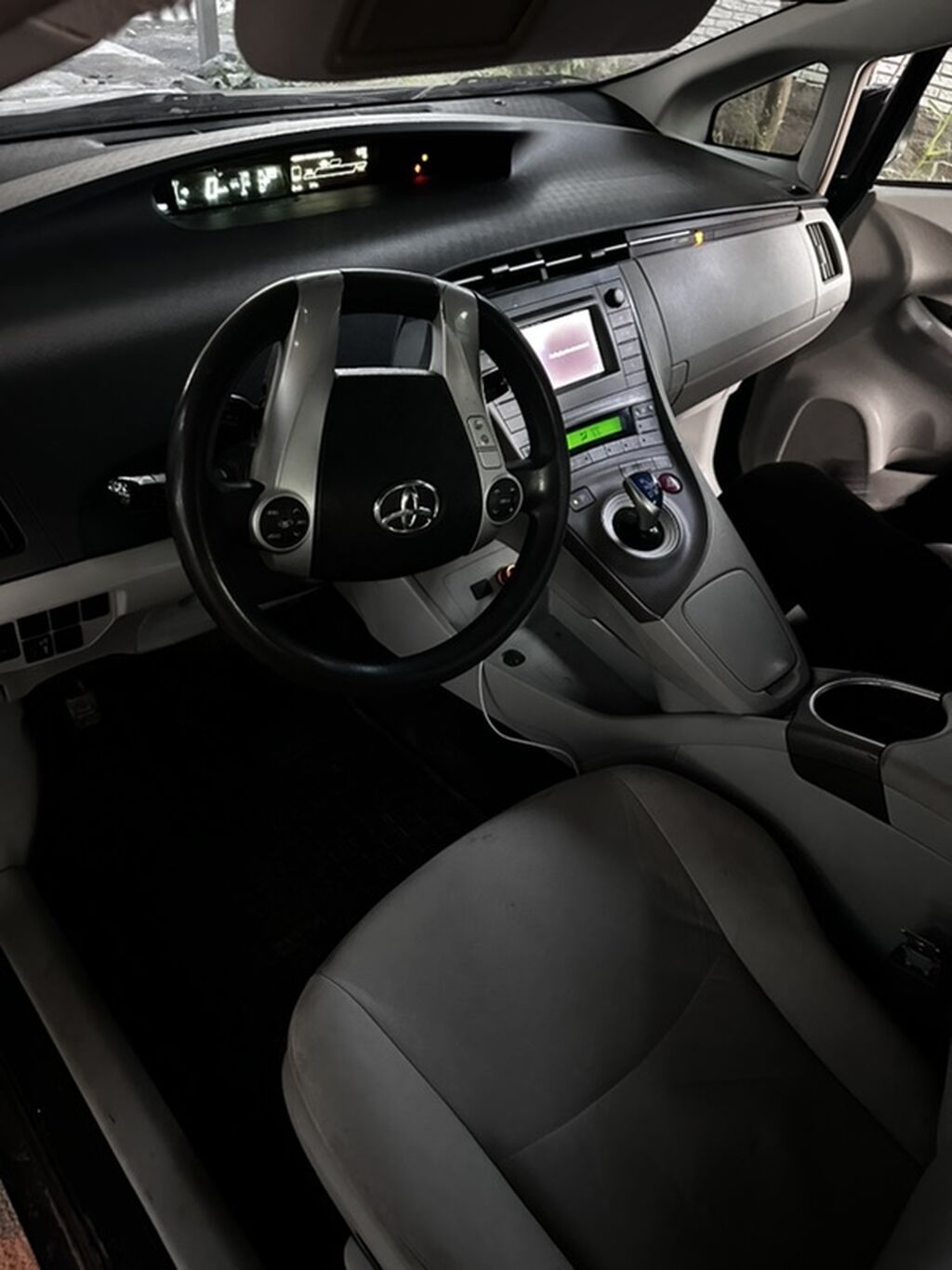 Toyota Prius: 2015 г., Гибрид, Хэтчбэк: фото 6
