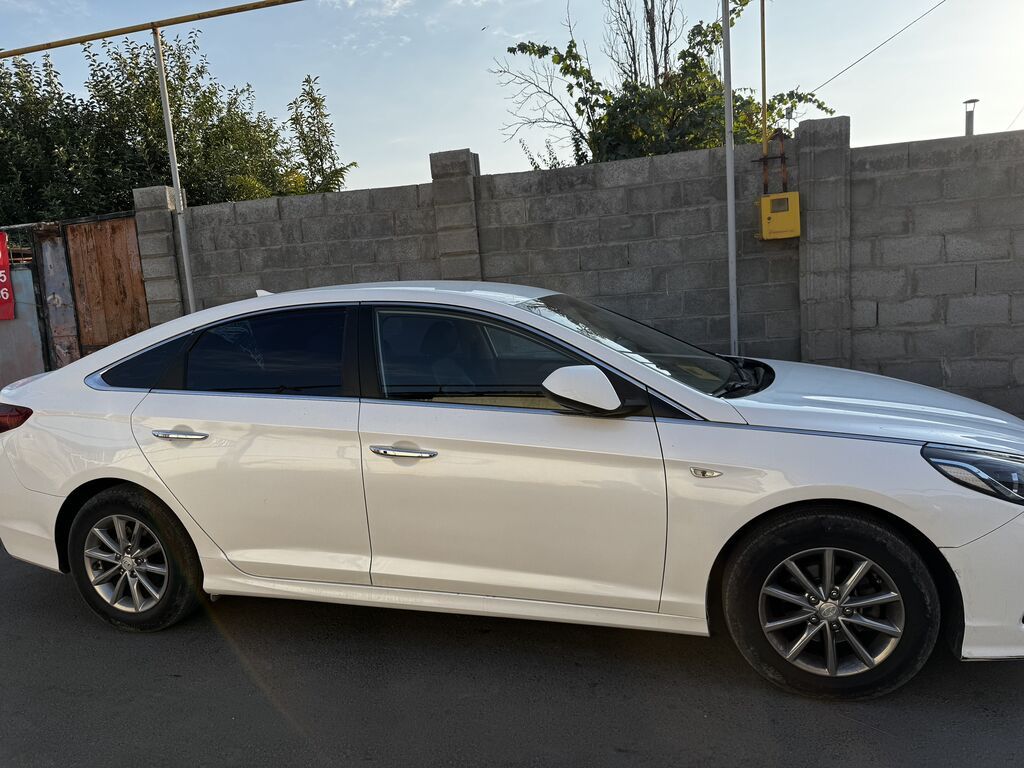 Hyundai Sonata: 2017 г., 2 л, Автомат, Газ, Седан: фото 2