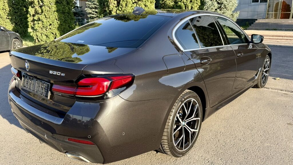 BMW 5 series: 2021 г., 2 л, Автомат, Гибрид, Седан: фото 4