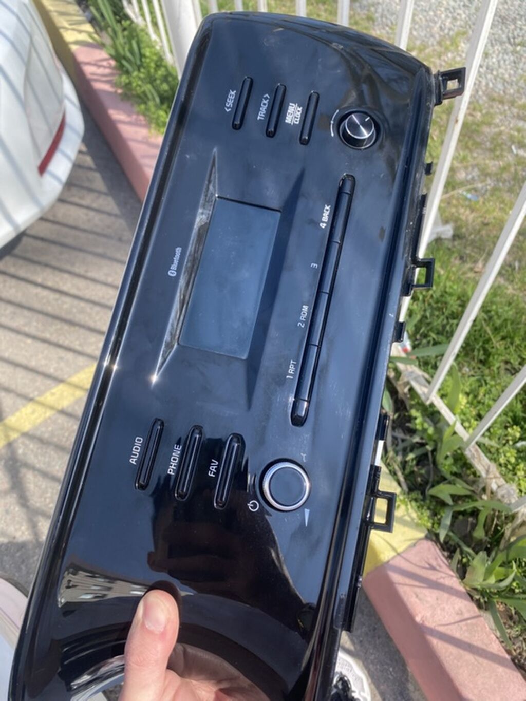 Штатная магнитола Kia K5 2021+ (хищник) - Бренд производителя Kia -: фото 1