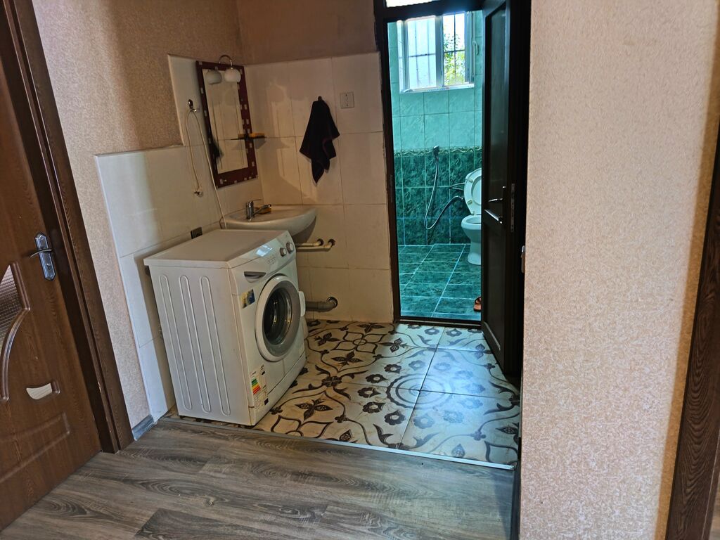 120 kv. m, 3 otaqlı, Telefon, İşıq, Su