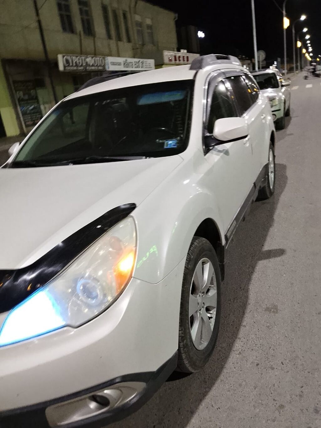Subaru Outback: 2010 г., 2.4 л, Механика, Бензин, Универсал: фото 4