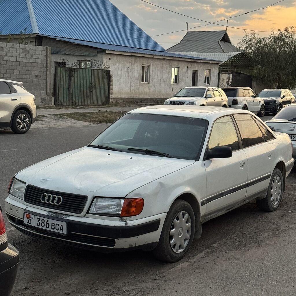 Audi 100: 1991 г., 2 л, Механика, Бензин, Седан: фото 4
