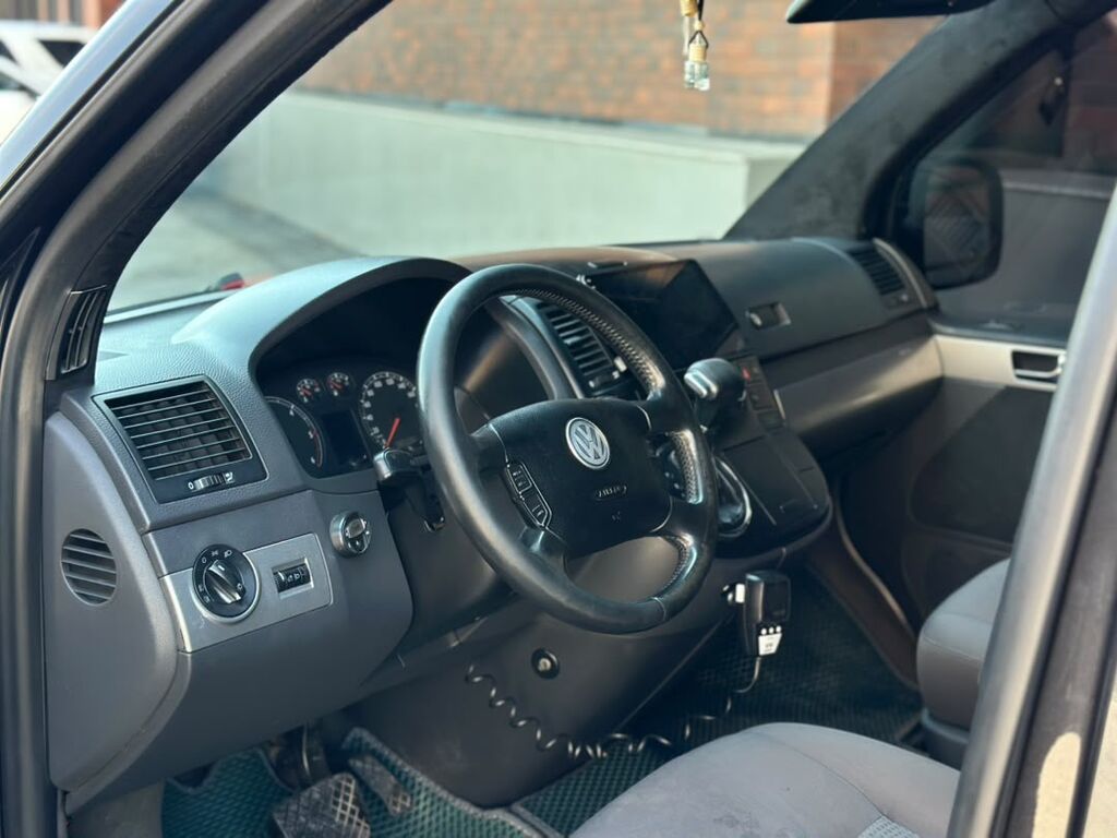 Volkswagen Transporter: 2006 г., 2.5 л, Автомат, Дизель, Минивэн: фото 5