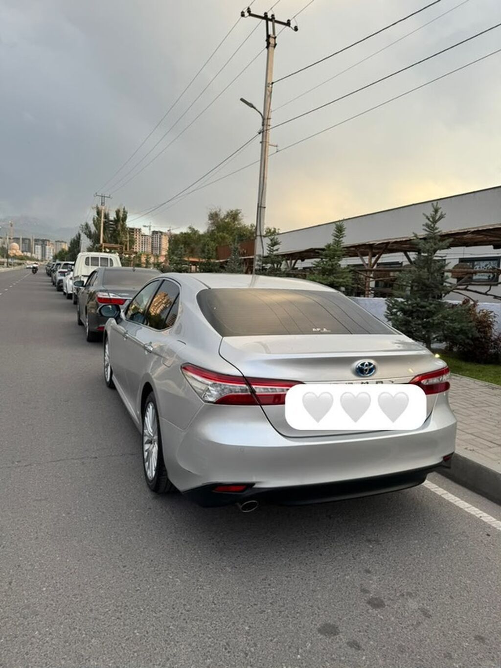 Toyota Camry: 2020 г., 2.5 л, Автомат, Гибрид, Седан: фото 2