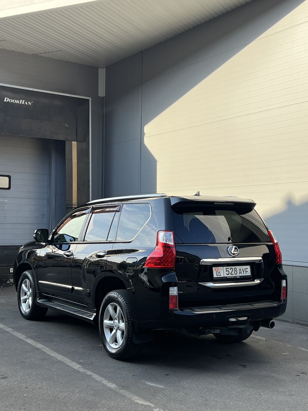 Lexus GX: 2010 г., 4.6 л, Автомат, Бензин, Внедорожник: фото 3