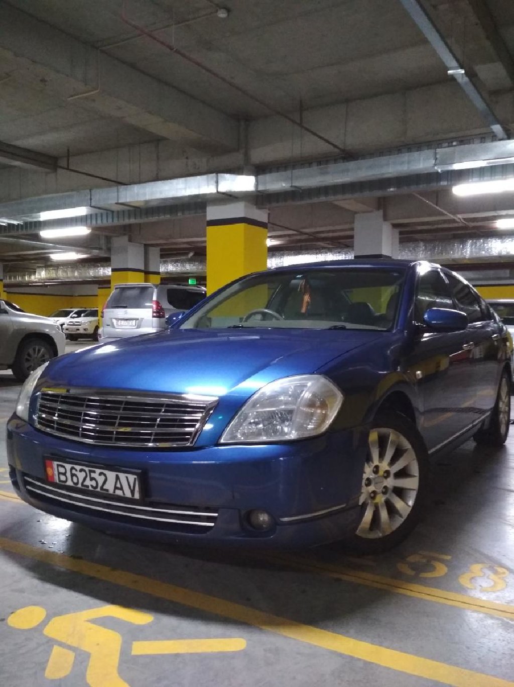 Nissan Teana Axis.