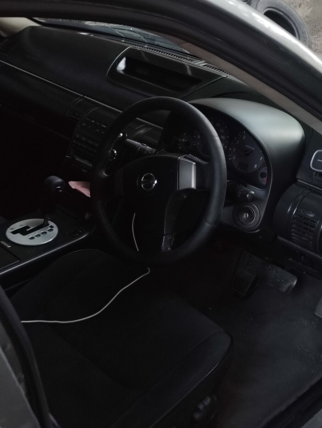Nissan Skyline: 2003 г., 2.5 л, Автомат, Бензин, Седан — фото 4