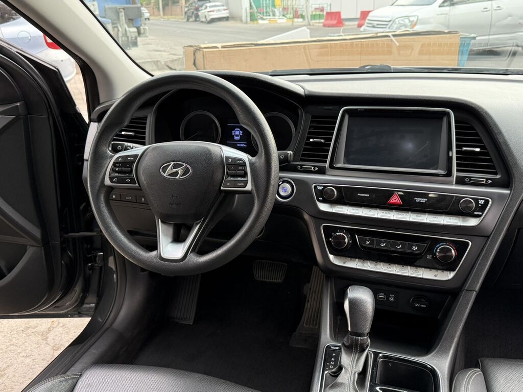 Hyundai Sonata: 2019 г., 2 л, Автомат, Бензин, Седан: фото 8