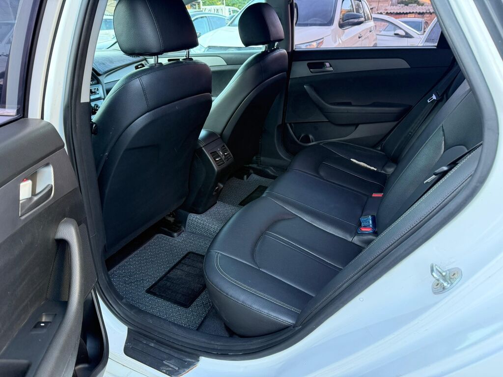 Hyundai Sonata: 2020 г., 2 л, Автомат, Газ, Седан — фото 8